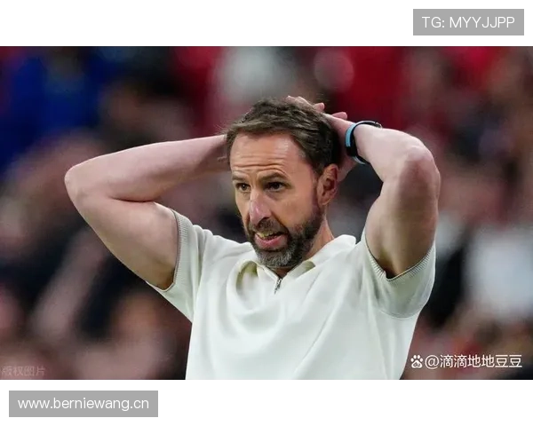 贝林厄姆背着书包去买汉堡，结账那一刻我直接怀疑人生